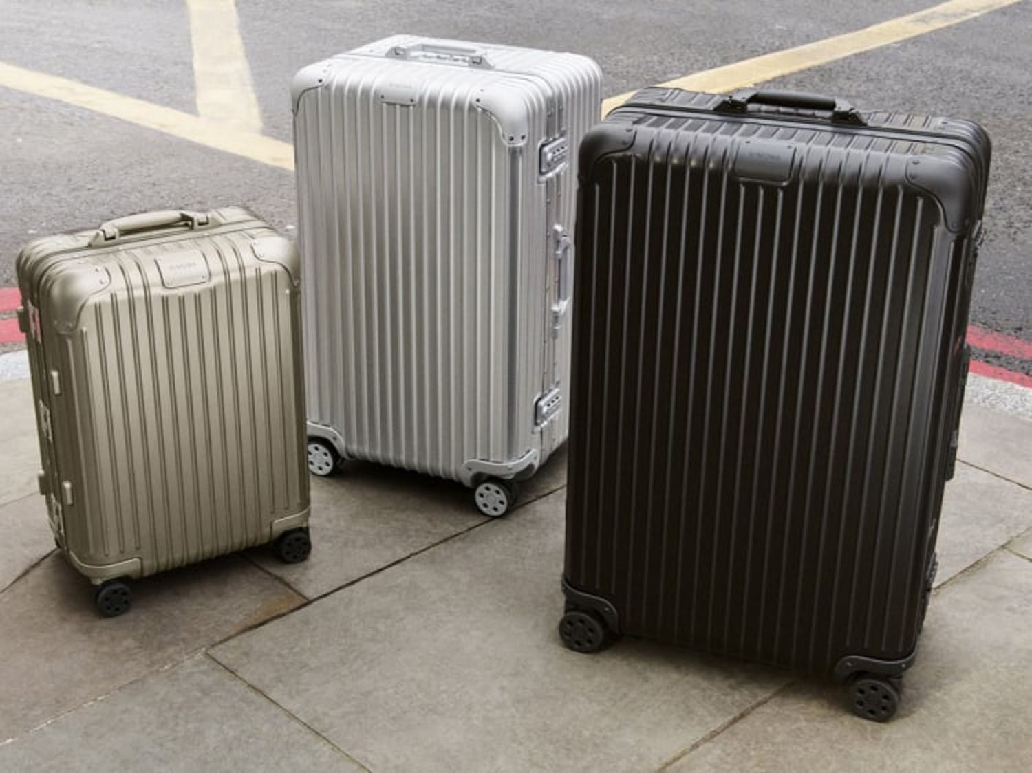 サイズの異なる3つのRIMOWAのスーツケース