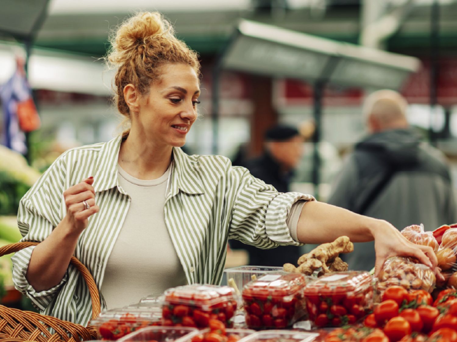 Woman grocery shopping